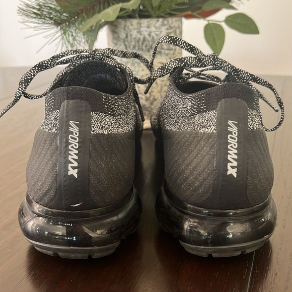 Nike Air Vapormax 2.0 Oreo Black & White 2017 Athletic Shoes Sneakers, Size 10 - Picture 4 of 11